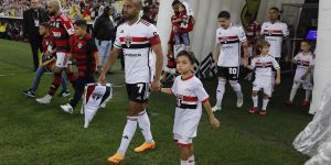 Escalações oficiais disponíveis para Flamengo e São Paulo