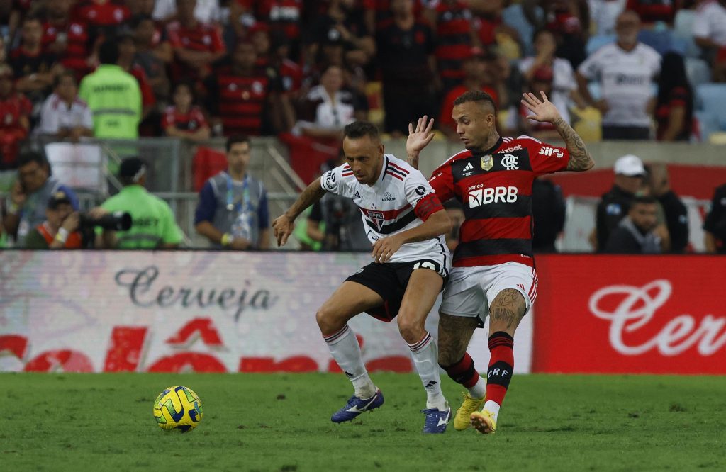 Veja escalações oficiais para São Paulo e Flamengo