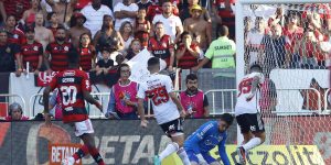 Confira escalações oficiais de São Paulo x Flamengo