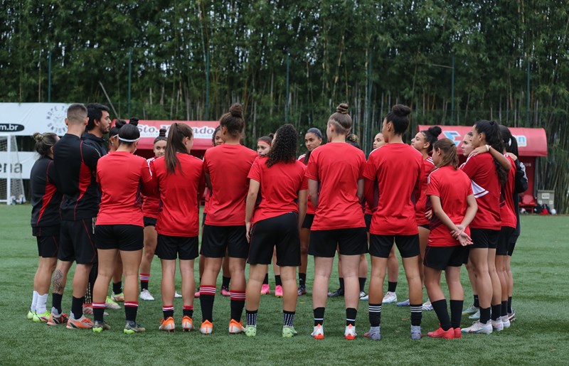 Equipe feminina do São Paulo disputa titulo Paulista Sub-17 nesta quarta-feira.