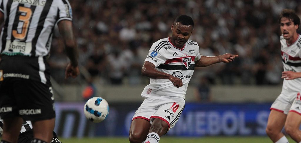 Athletico Paranaense faz sondagem por jogador do São Paulo