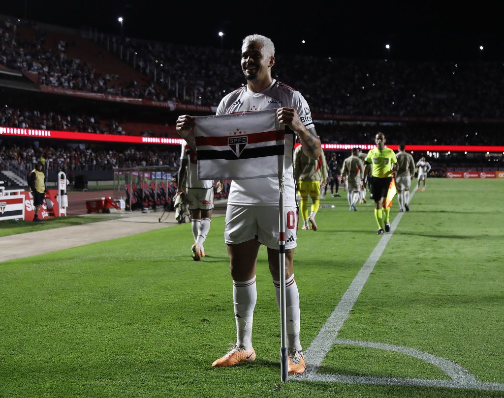 Luciano tem marca ruim pelo São Paulo em meio a incerteza de renovação