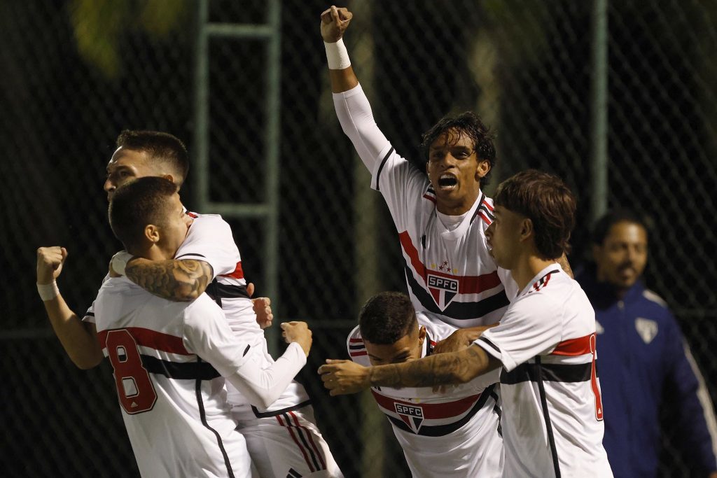 São Paulo vence o Ibrachina e avança à semifinal 