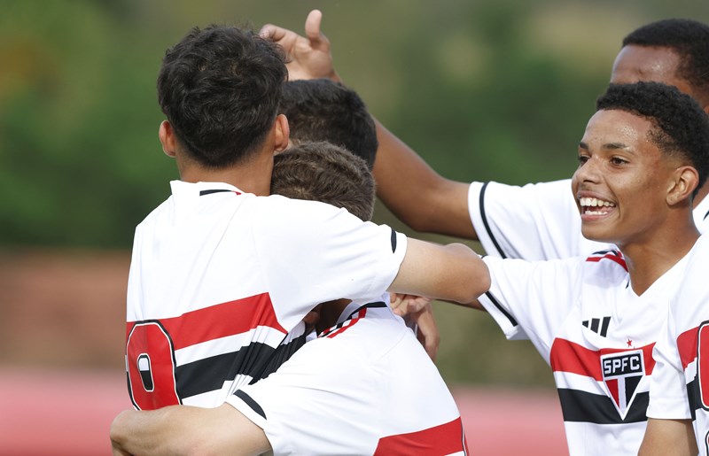 São Paulo tem batalha dupla com rival valendo final
