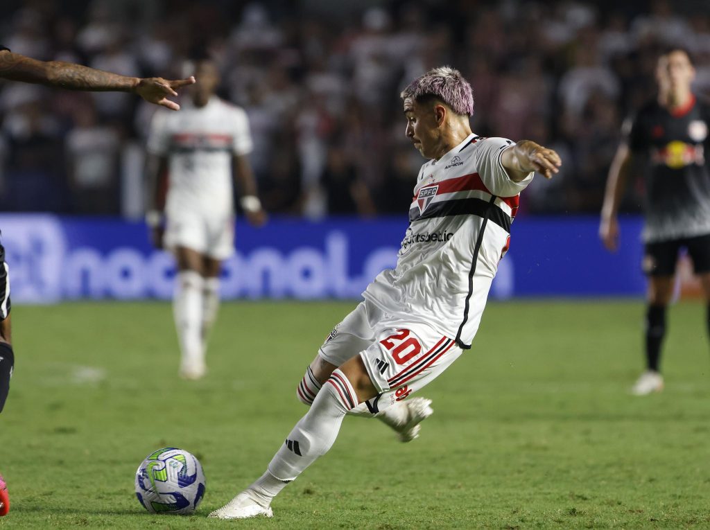 São Paulo ganha desfalque para enfrentar o Santos