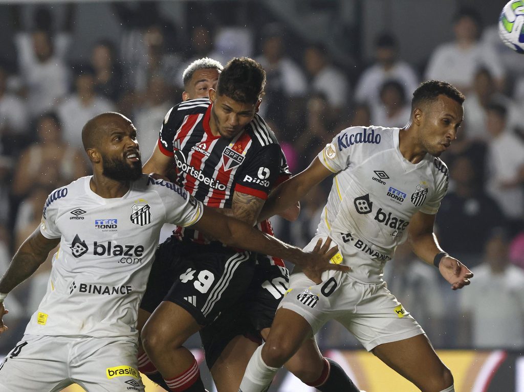 São Paulo joga bem contra o Santos, mas empata e mantém jejum 