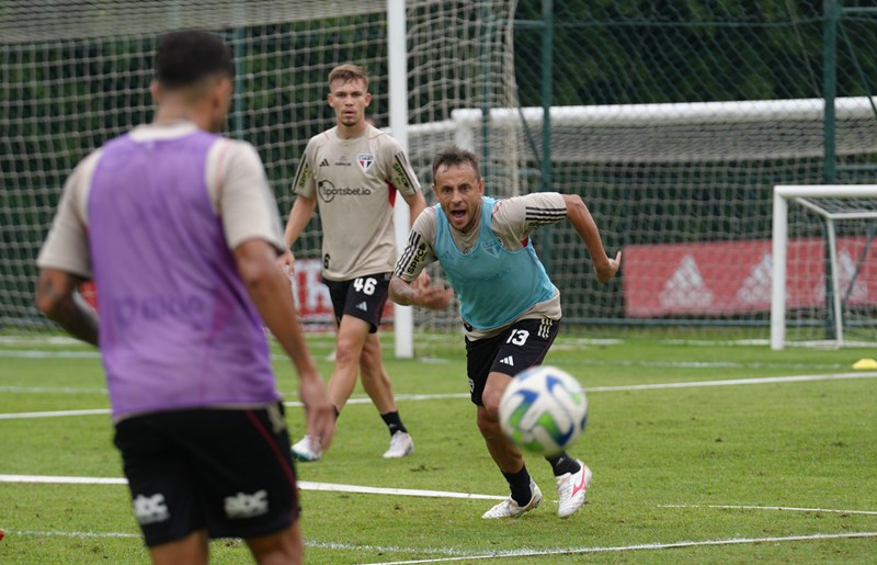 Com retorno de quatro jogadores, São Paulo inicia preparação para enfrentar o Bahia