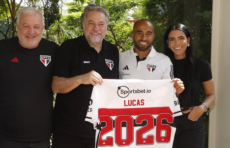 Lucas celebra renovação com o São Paulo e quer mais títulos em 2024