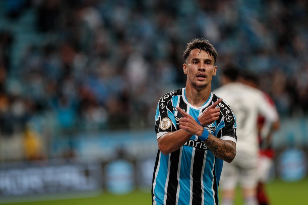 São Paulo intensifica conversas com o Grêmio para ter Ferreirinha até o natal