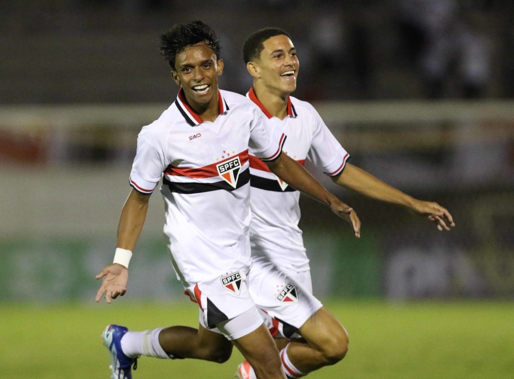 Após 1º gol na Copinha, promessa do São Paulo revela que se espelha em ídolo Tricolor 