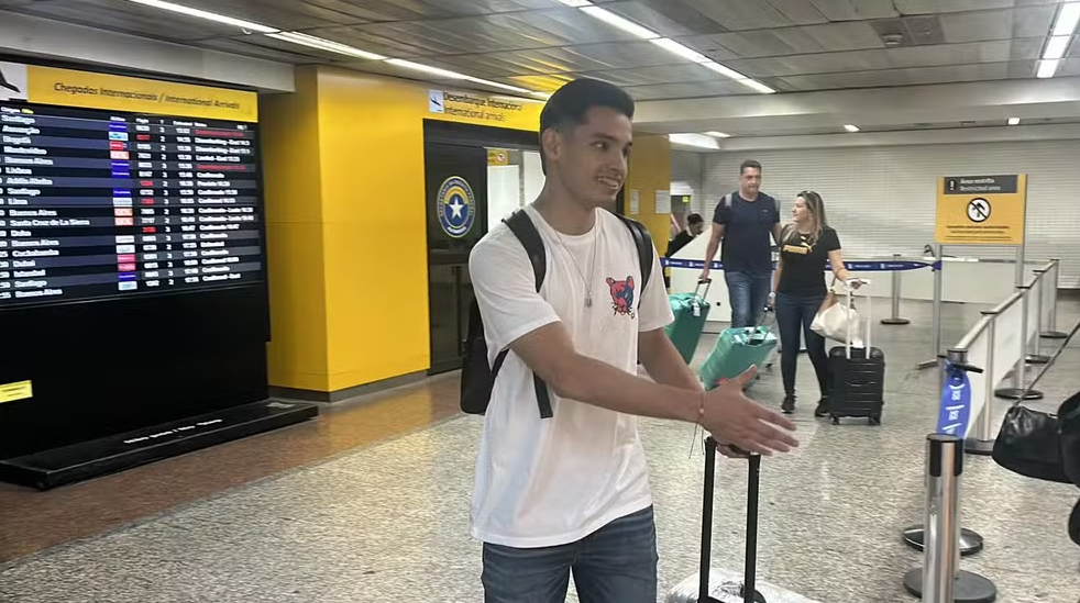 Damián Bobadilla chega em São Paulo e rasga elogios ao clube