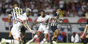 Arbitragem rouba a cena e São Paulo sofre derrota para o Santos